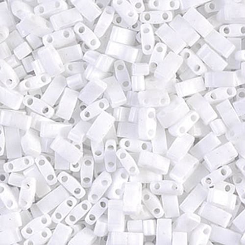 kralen van Miyuki Half cut tila beads Opaque white
