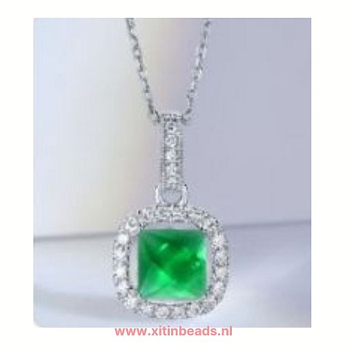 Hanger gemaakt met Siliconen Mal Facet Steentjes